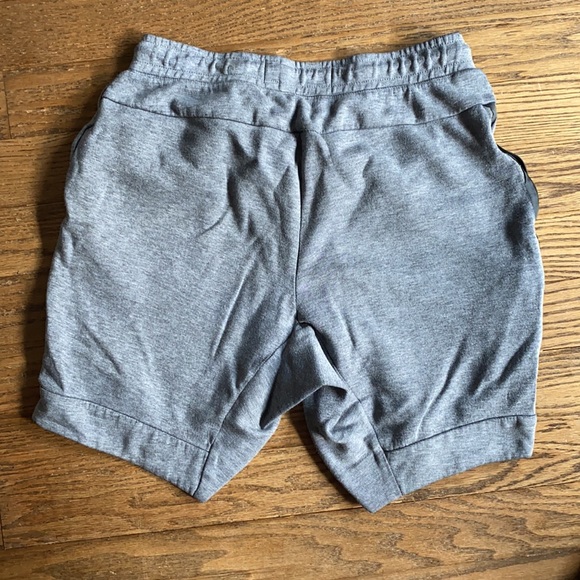 Nike jogger shorts - Picture 3 of 3